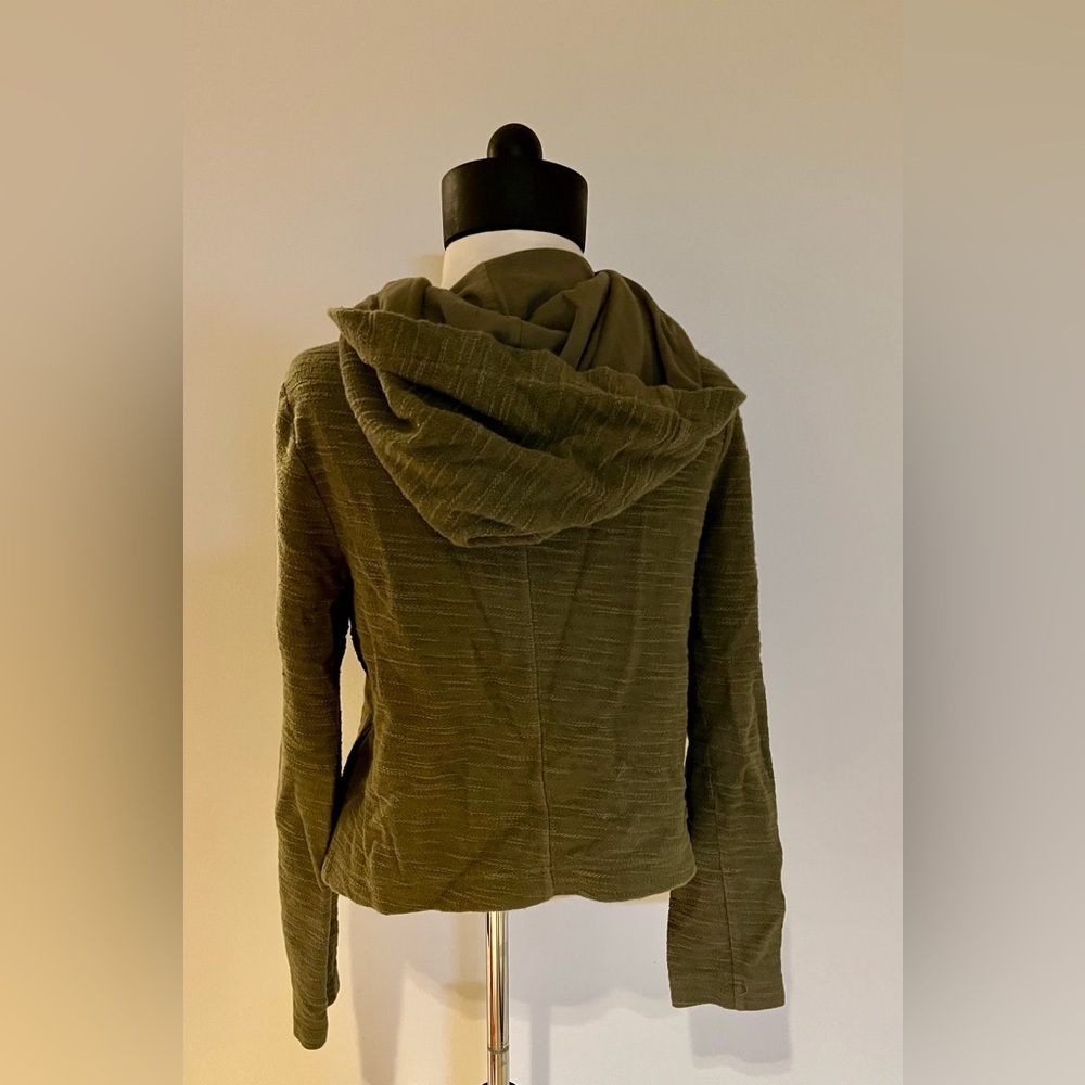 Saturday Sunday Olive Green Women's Sweater size medium - Picture 3 of 4